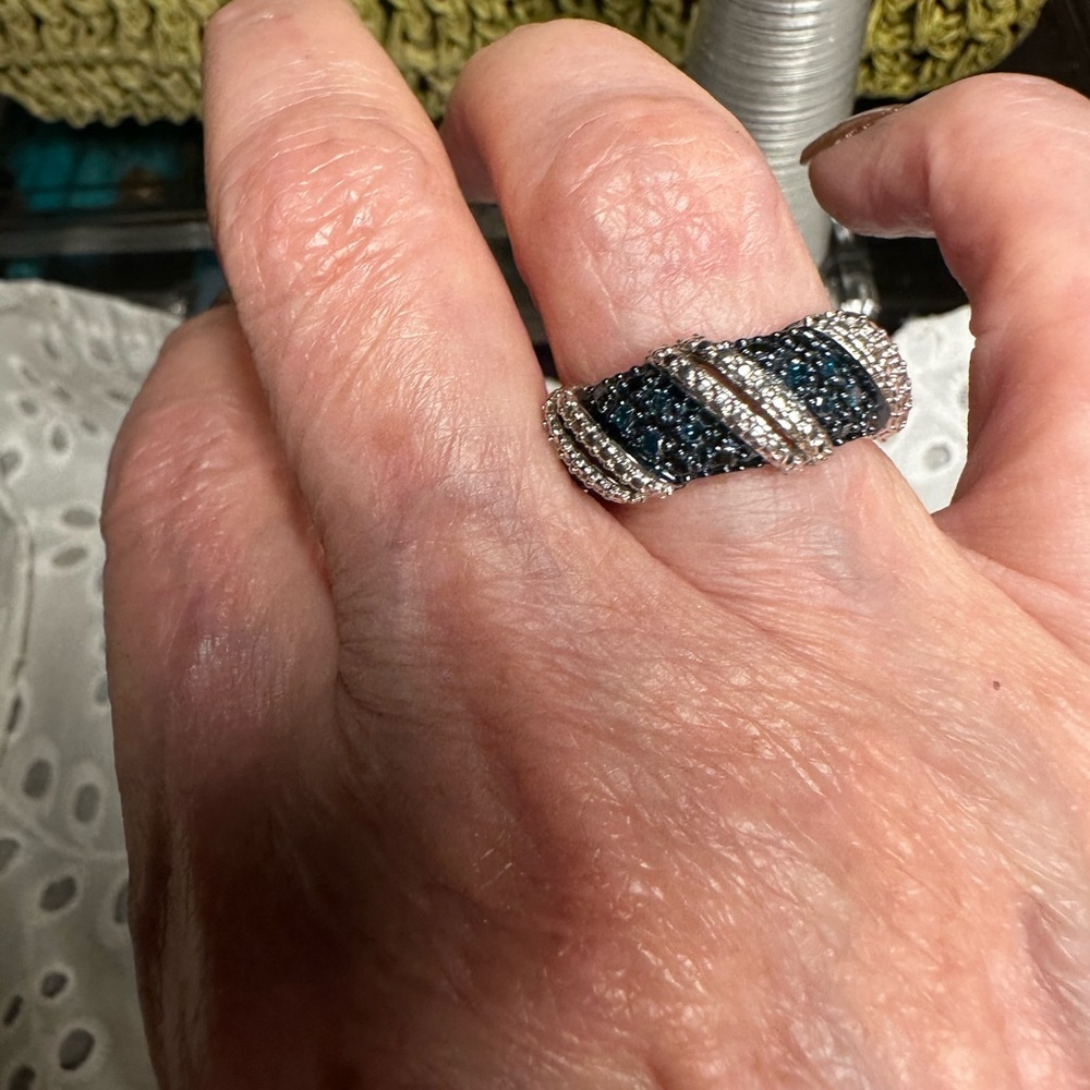 Swarovski’s gorgeous blue and white crystals placed diagonally on this ring